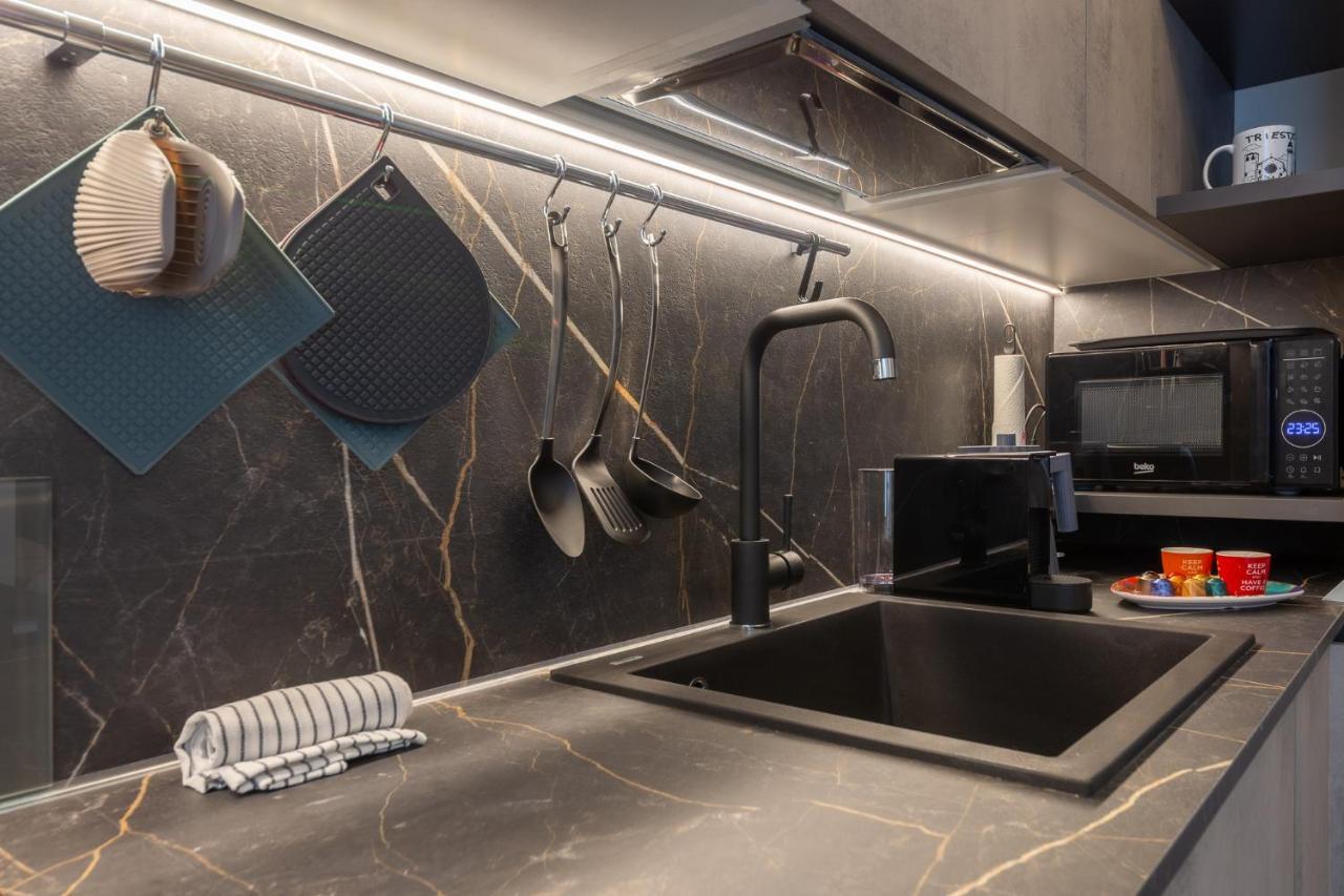 Liberty 37 Boutique Apartment Trieste Bagian luar foto